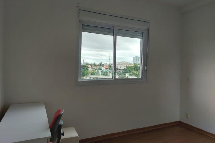 Apto Mobiliado com 37m², 1 dormitório, 1 vaga, no bairro Petrópolis em Caxias do Sul para Comprar