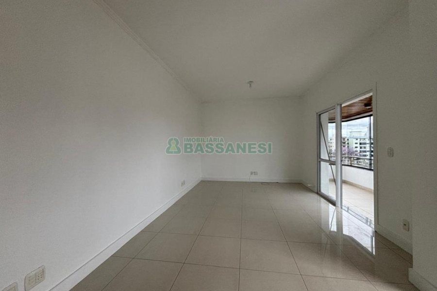Apartamento com 120m², 3 dormitórios, 2 vagas, no bairro Madureira em Caxias do Sul para Alugar