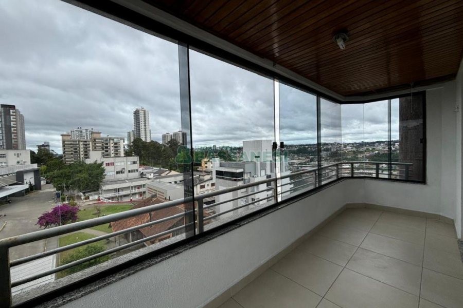 Apartamento com 120m², 3 dormitórios, 2 vagas, no bairro Madureira em Caxias do Sul para Alugar