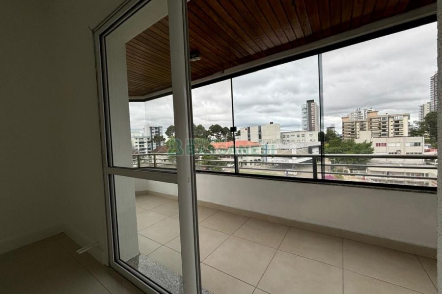 Apartamento com 120m², 3 dormitórios, 2 vagas, no bairro Madureira em Caxias do Sul para Alugar