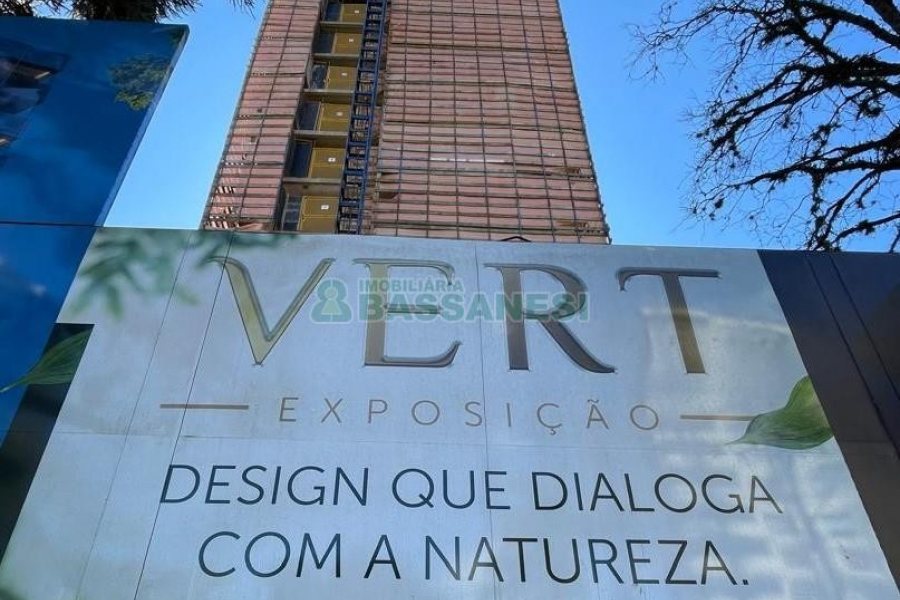 Apartamento com 215m², 3 dormitórios, 2 vagas, no bairro Exposição em Caxias do Sul para Comprar