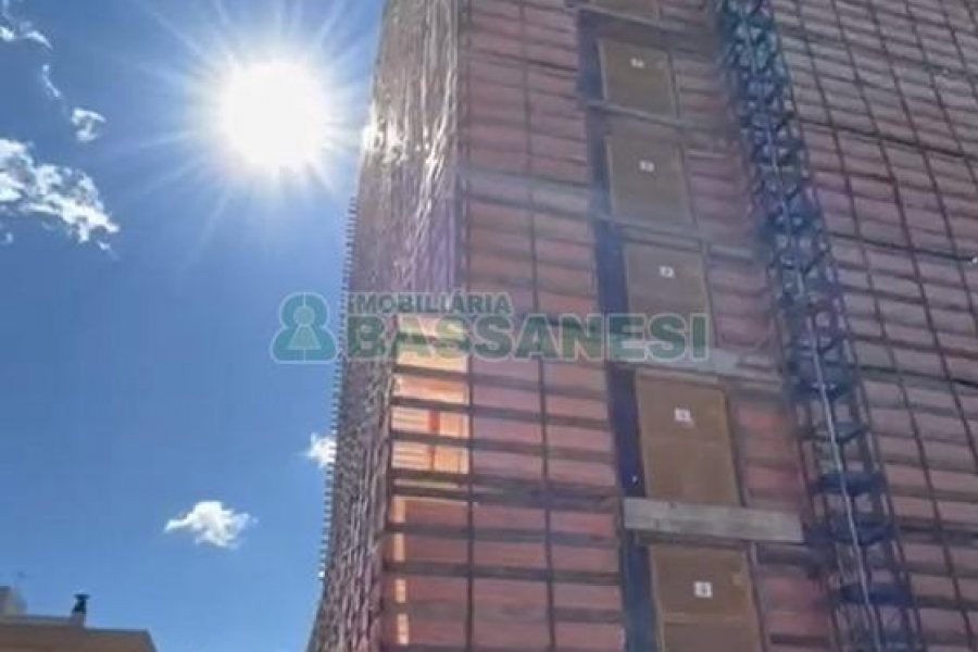 Apartamento com 215m², 3 dormitórios, 2 vagas, no bairro Exposição em Caxias do Sul para Comprar