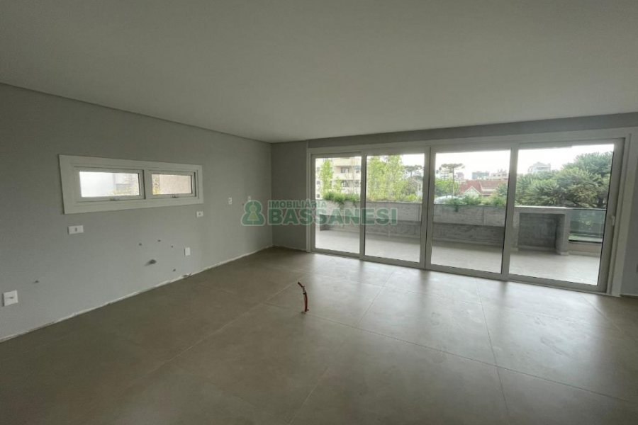 Apartamento com 266m², 3 dormitórios, 2 vagas, no bairro Exposição em Caxias do Sul para Comprar