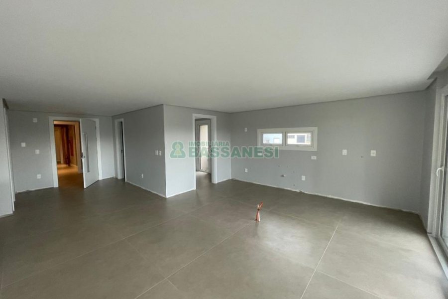 Apartamento com 266m², 3 dormitórios, 2 vagas, no bairro Exposição em Caxias do Sul para Comprar