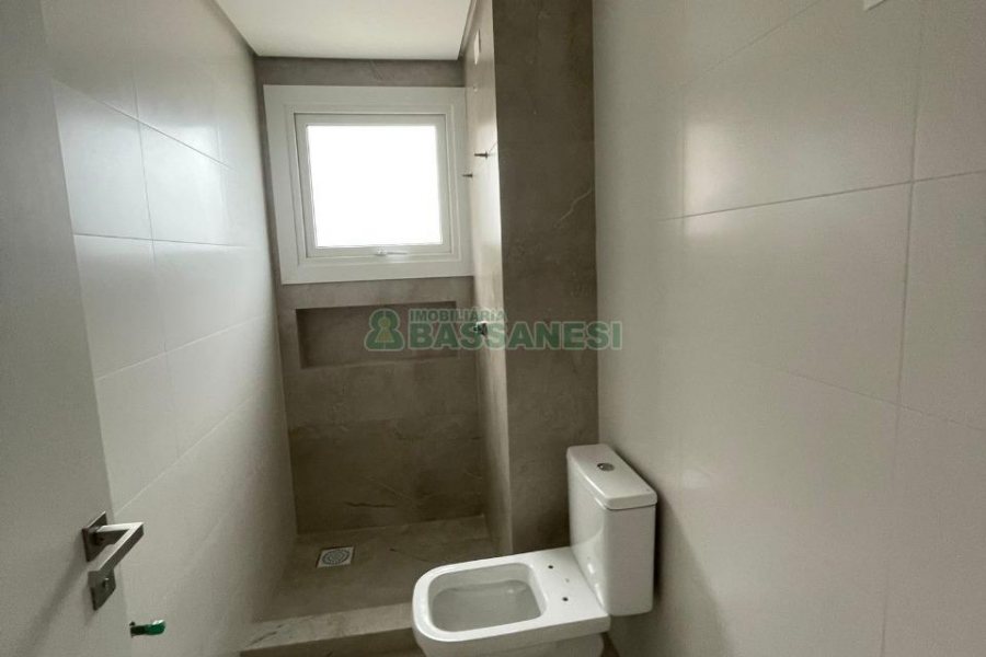 Apartamento com 266m², 3 dormitórios, 2 vagas, no bairro Exposição em Caxias do Sul para Comprar