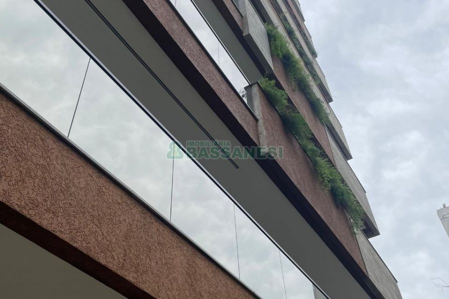 Apartamento com 241m², 3 dormitórios, 2 vagas, no bairro Exposição em Caxias do Sul para Comprar