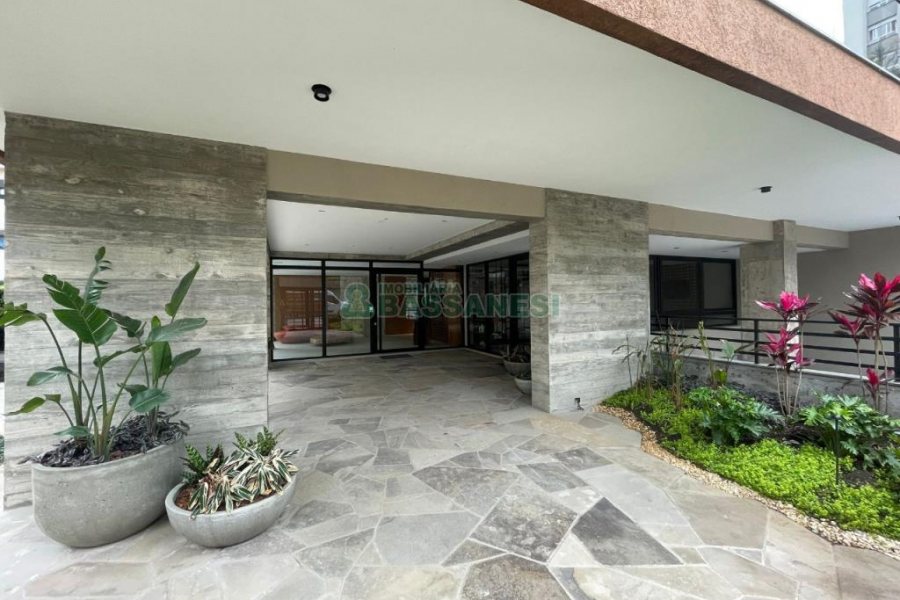 Apartamento com 241m², 3 dormitórios, 2 vagas, no bairro Exposição em Caxias do Sul para Comprar