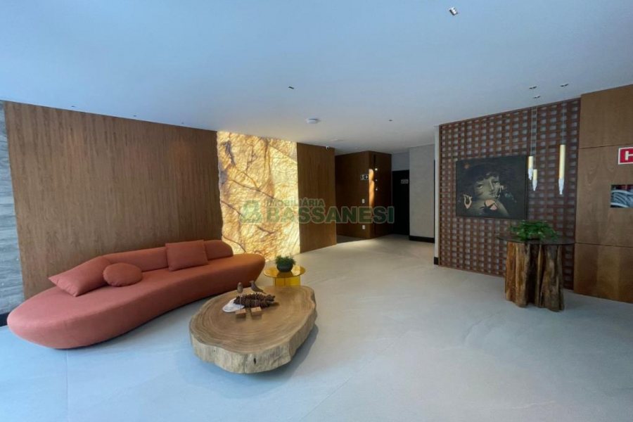 Apartamento com 241m², 3 dormitórios, 2 vagas, no bairro Exposição em Caxias do Sul para Comprar