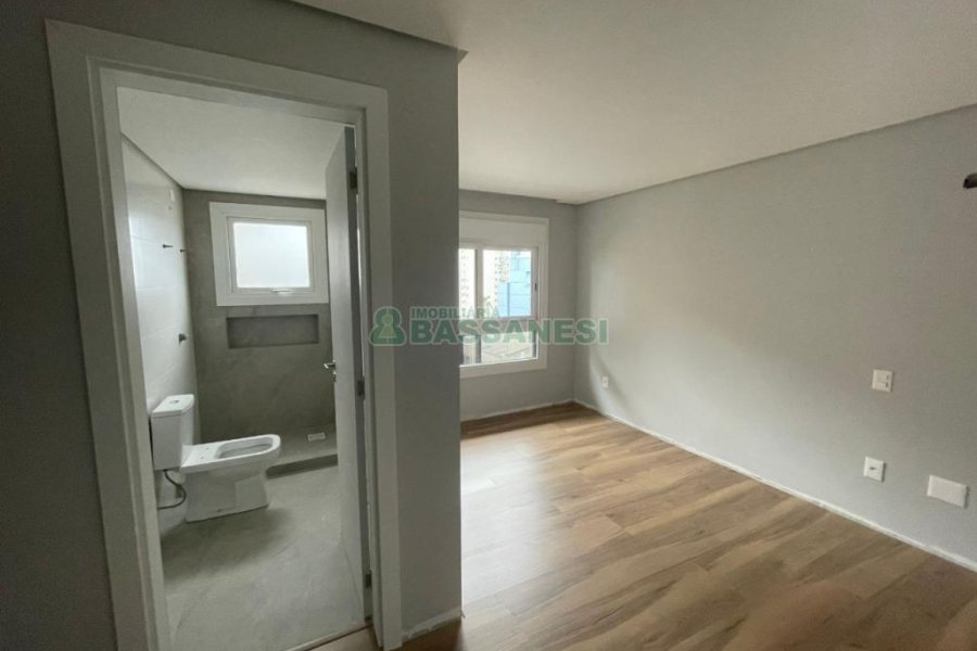 Apartamento com 241m², 3 dormitórios, 2 vagas, no bairro Exposição em Caxias do Sul para Comprar