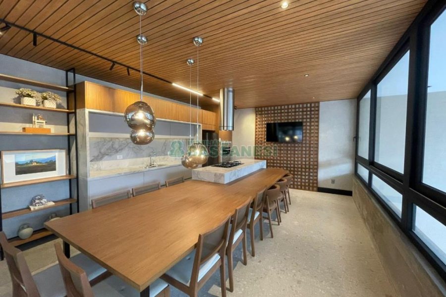 Apartamento com 241m², 3 dormitórios, 2 vagas, no bairro Exposição em Caxias do Sul para Comprar