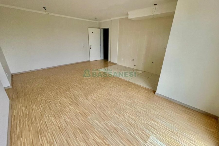Apartamento com 85m², 3 dormitórios, 1 vaga, no bairro Desvio Rizzo em Caxias do Sul para Comprar