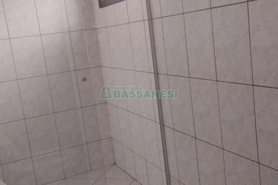 Casa com 297m², 4 dormitórios, 2 vagas, no bairro Medianeira em Caxias do Sul para Comprar