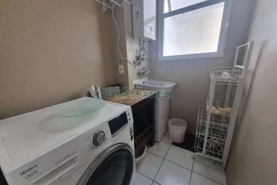 Apto Mobiliado com 86m², 3 dormitórios, 2 vagas, no bairro De Lazzer em Caxias do Sul para Alugar