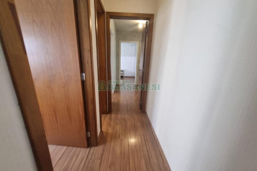 Apto Mobiliado com 86m², 3 dormitórios, 2 vagas, no bairro De Lazzer em Caxias do Sul para Alugar