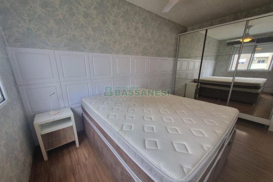 Apto Mobiliado com 86m², 3 dormitórios, 2 vagas, no bairro De Lazzer em Caxias do Sul para Alugar