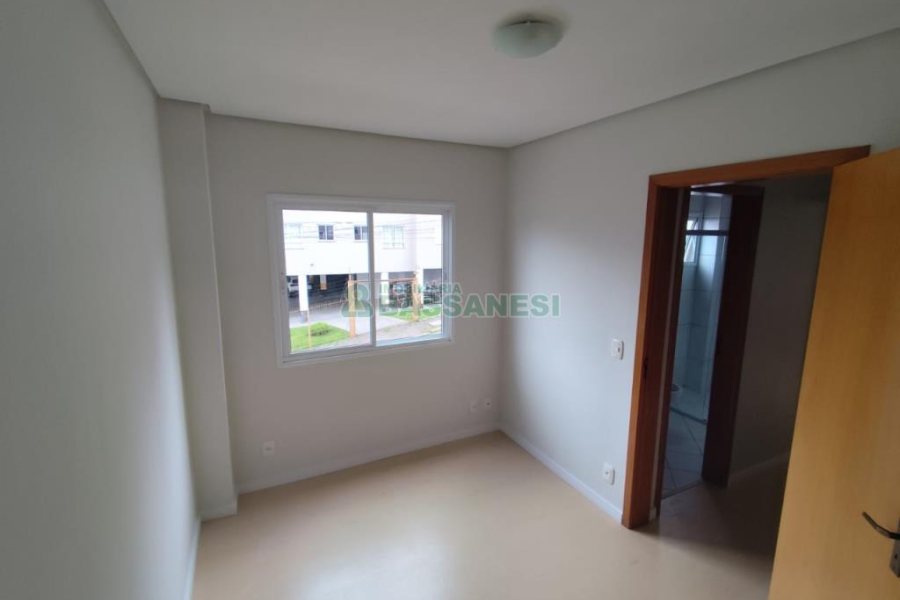 Sobrado com 62m², 2 dormitórios, 1 vaga, no bairro São Luiz em Caxias do Sul para Comprar