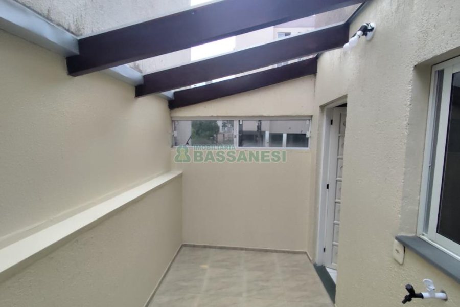 Sobrado com 62m², 2 dormitórios, 1 vaga, no bairro São Luiz em Caxias do Sul para Comprar