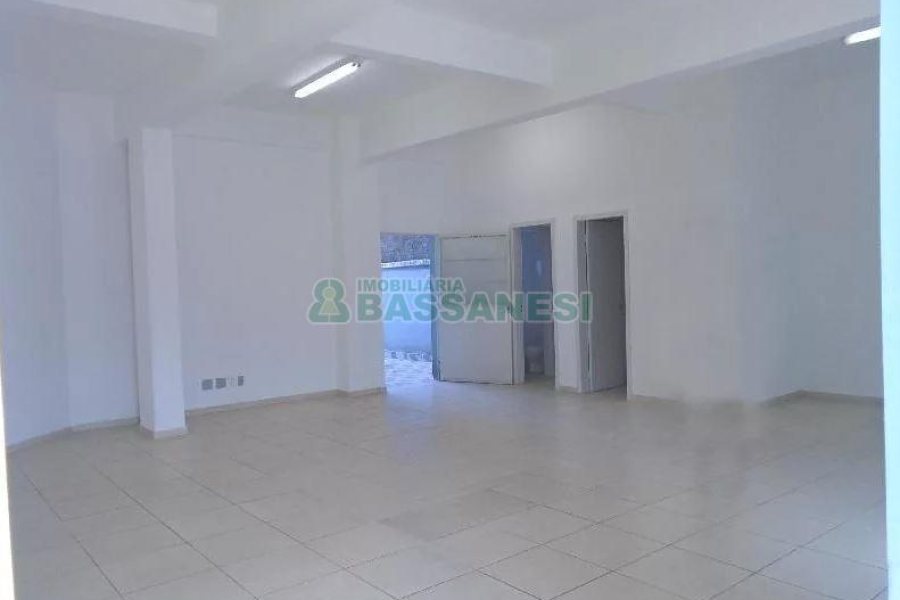 Loja com 82m², no bairro Exposição em Caxias do Sul para Comprar