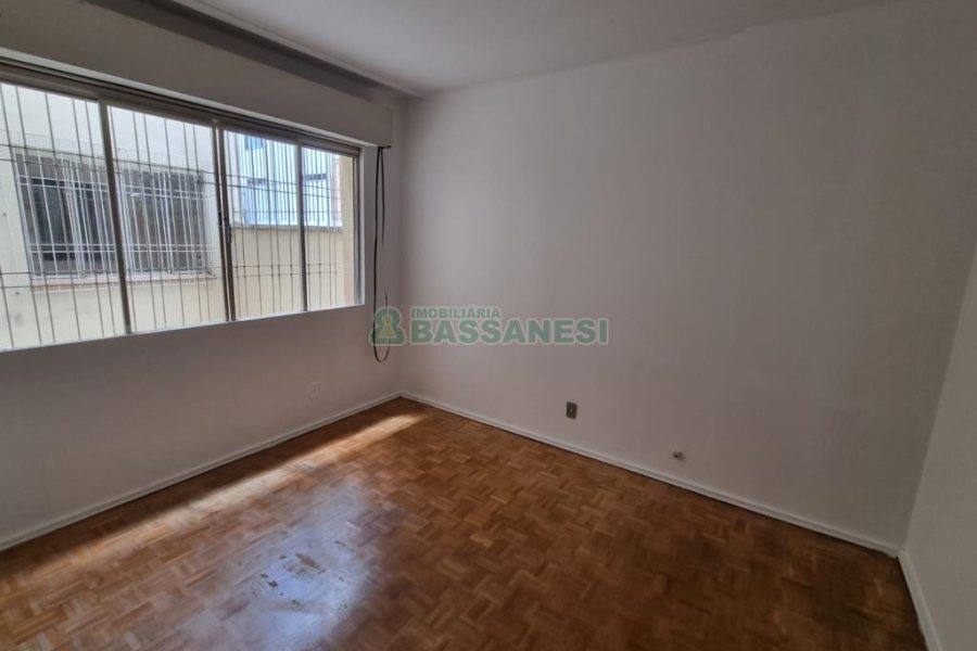 Apartamento com 90m², 2 dormitórios, 1 vaga, no bairro Centro em Caxias do Sul para Comprar