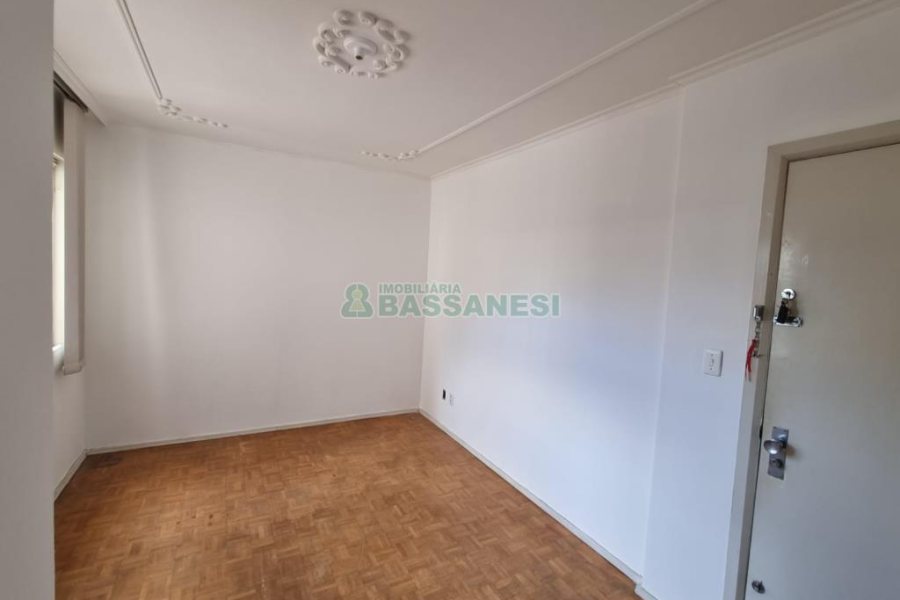 Apartamento com 90m², 2 dormitórios, 1 vaga, no bairro Centro em Caxias do Sul para Comprar
