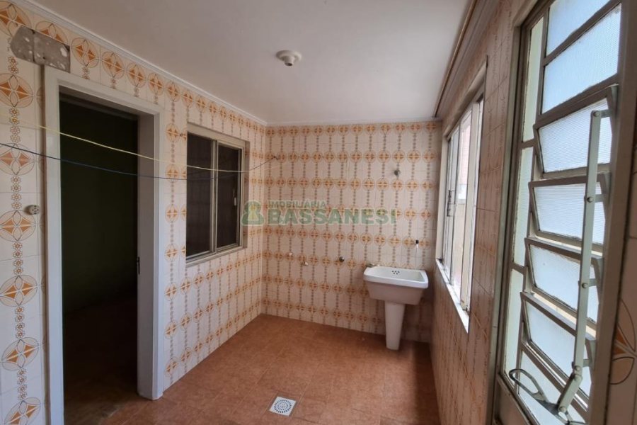Apartamento com 90m², 2 dormitórios, 1 vaga, no bairro Centro em Caxias do Sul para Comprar