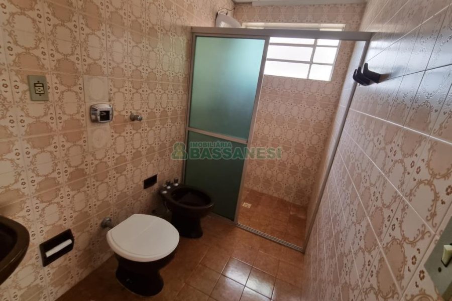 Apartamento com 90m², 2 dormitórios, 1 vaga, no bairro Centro em Caxias do Sul para Comprar