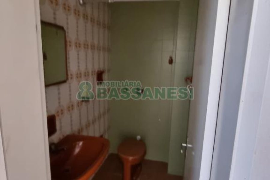 Apartamento com 90m², 2 dormitórios, 1 vaga, no bairro Centro em Caxias do Sul para Comprar