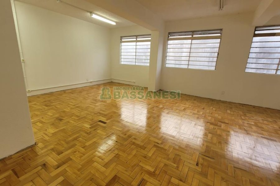 Sala com 50m², no bairro Centro em Caxias do Sul para Alugar