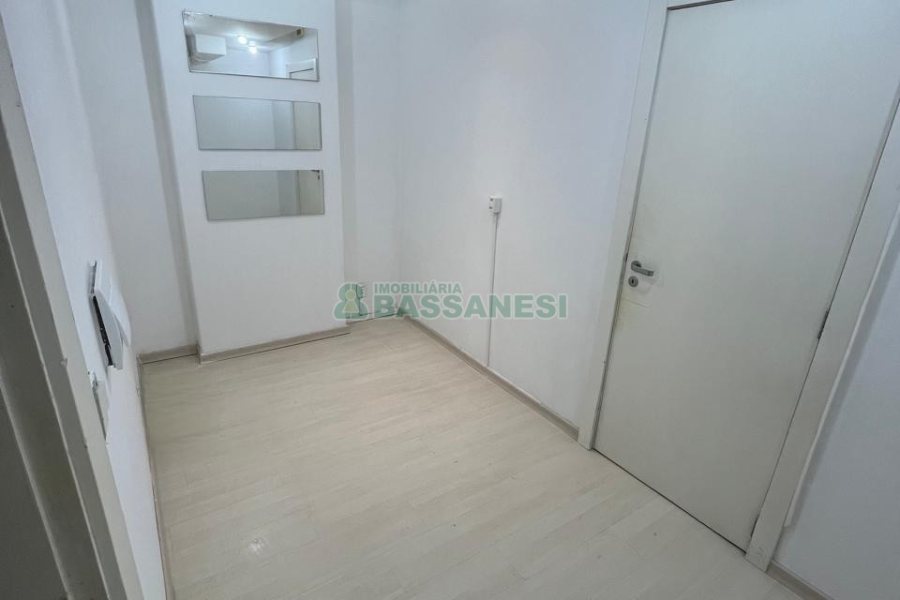 Apartamento com 53m², 2 dormitórios, no bairro Centro em Caxias do Sul para Alugar