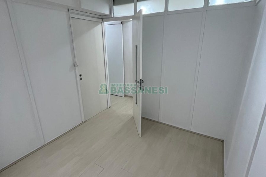 Apartamento com 53m², 2 dormitórios, no bairro Centro em Caxias do Sul para Alugar