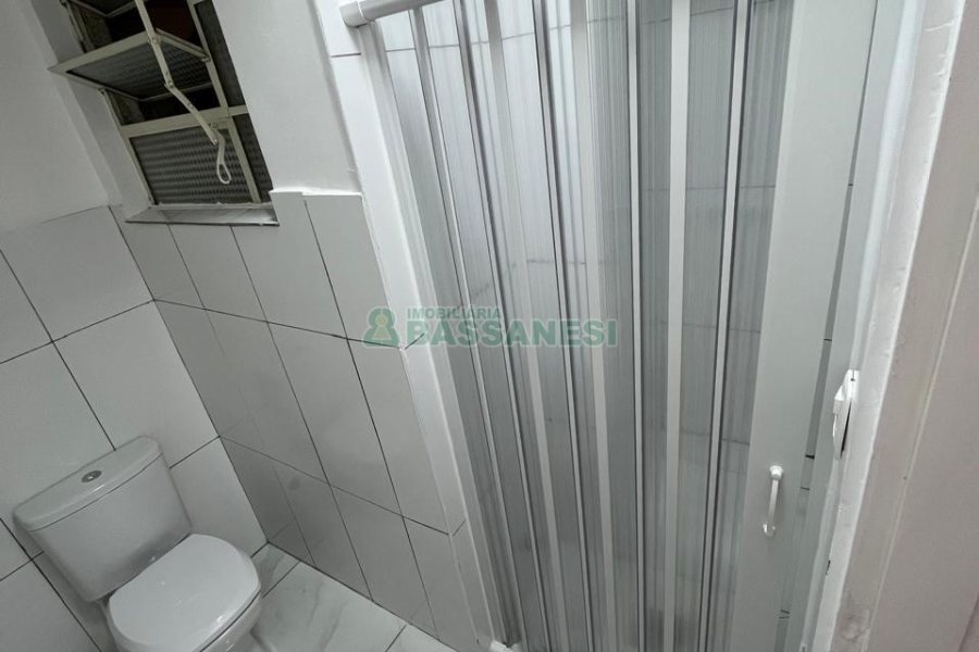 Apartamento com 53m², 2 dormitórios, no bairro Centro em Caxias do Sul para Alugar