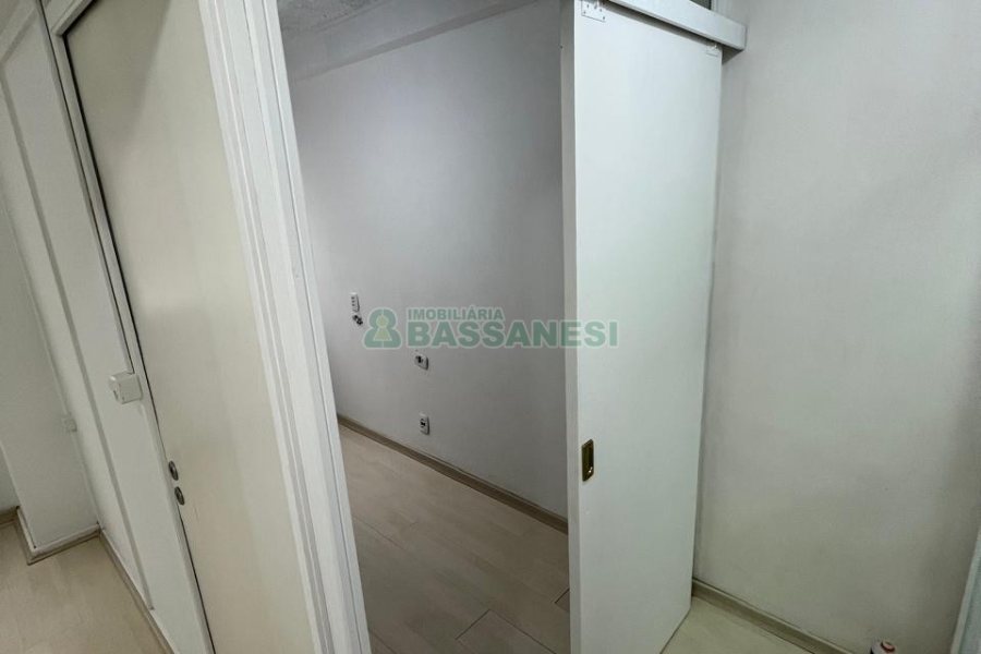 Apartamento com 53m², 2 dormitórios, no bairro Centro em Caxias do Sul para Alugar