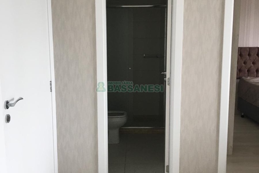 Apartamento com 46m², 1 dormitório, 1 vaga, no bairro Lourdes em Caxias do Sul para Comprar