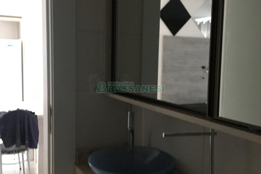 Apartamento com 46m², 1 dormitório, 1 vaga, no bairro Lourdes em Caxias do Sul para Comprar