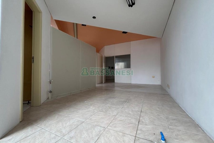 Sala com 86m², no bairro Centro em Caxias do Sul para Alugar