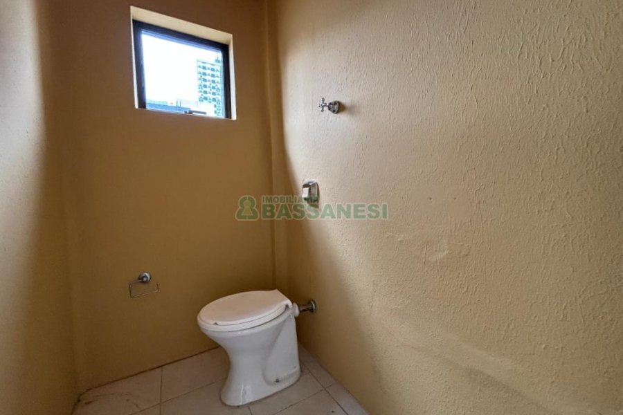 Sala com 86m², no bairro Centro em Caxias do Sul para Alugar
