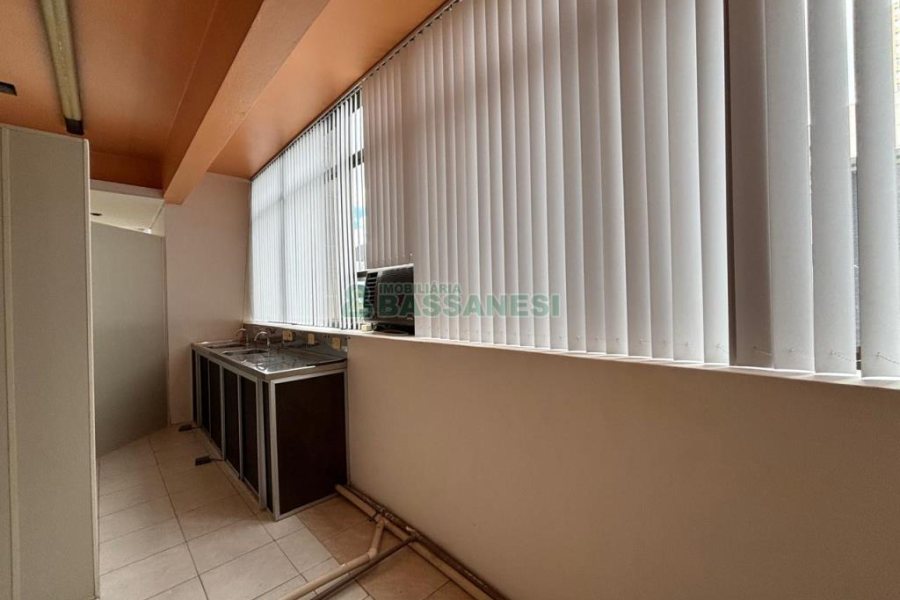 Sala com 86m², no bairro Centro em Caxias do Sul para Alugar