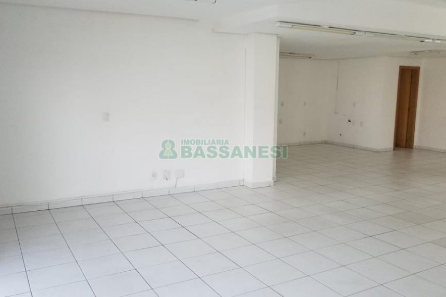 Loja com 98m², 3 vagas, no bairro Sagrada Família em Caxias do Sul para Alugar