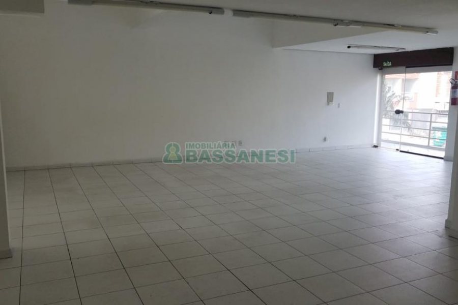 Loja com 98m², 3 vagas, no bairro Sagrada Família em Caxias do Sul para Alugar