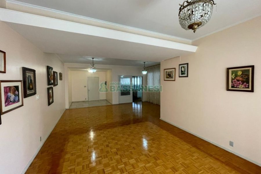 Apartamento com 174m², 3 dormitórios, 1 vaga, no bairro Centro em Caxias do Sul para Alugar ou Comprar