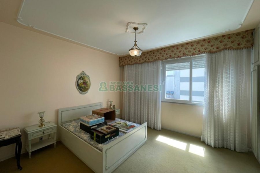 Apartamento com 174m², 3 dormitórios, 1 vaga, no bairro Centro em Caxias do Sul para Alugar ou Comprar
