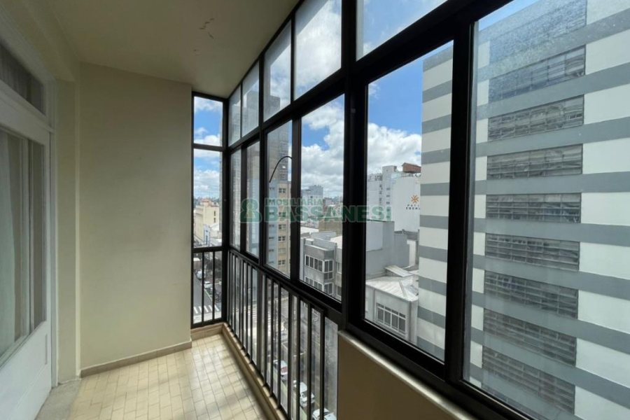 Apartamento com 174m², 3 dormitórios, 1 vaga, no bairro Centro em Caxias do Sul para Alugar ou Comprar