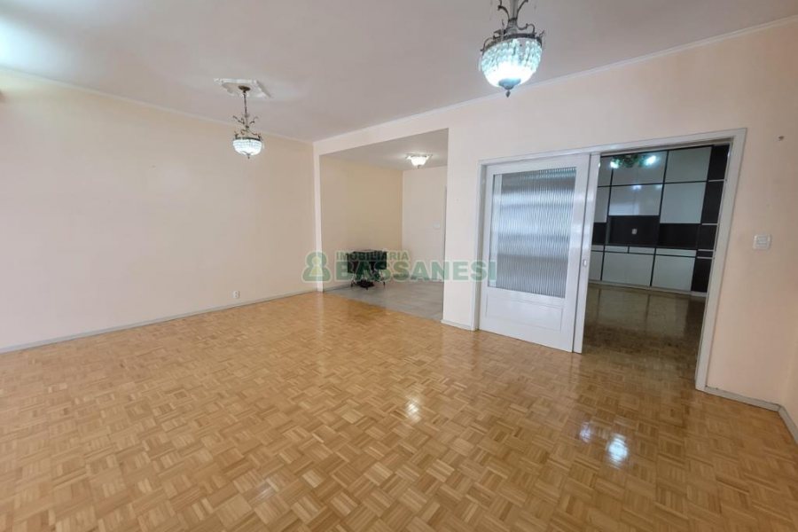 Apartamento com 174m², 3 dormitórios, 1 vaga, no bairro Centro em Caxias do Sul para Alugar ou Comprar