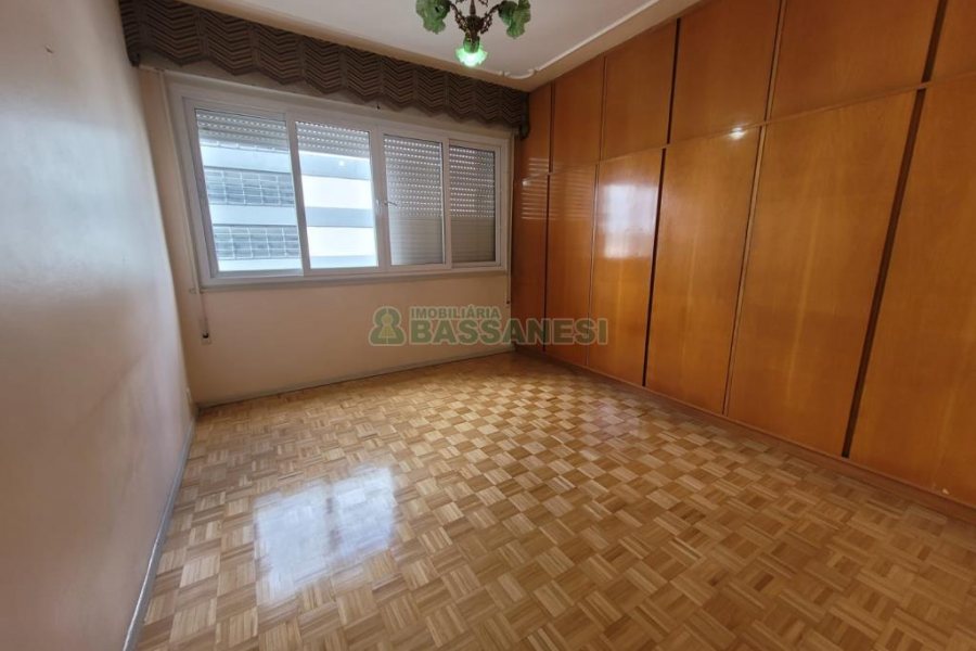 Apartamento com 174m², 3 dormitórios, 1 vaga, no bairro Centro em Caxias do Sul para Alugar ou Comprar