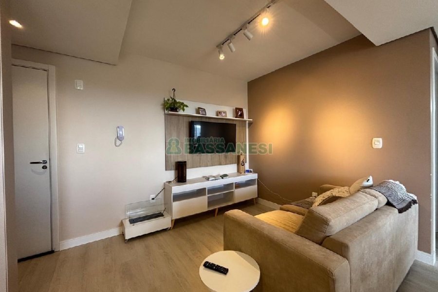 Apto Mobiliado com 62m², 2 dormitórios, 1 vaga, no bairro Panazzolo em Caxias do Sul para Comprar