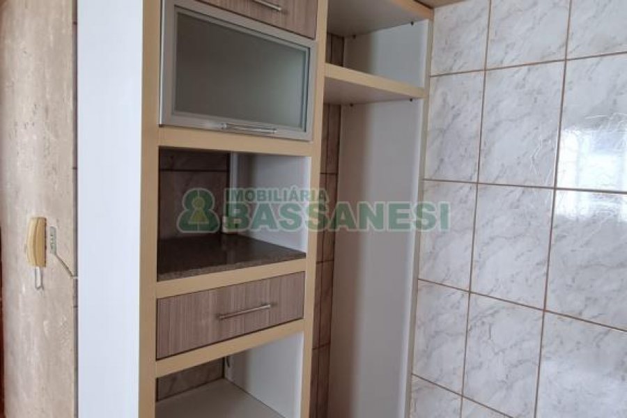 Apartamento com 38m², 2 dormitórios, no bairro Parque Oasis em Caxias do Sul para Comprar