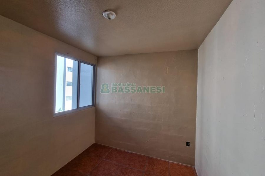 Apartamento com 38m², 2 dormitórios, no bairro Parque Oasis em Caxias do Sul para Comprar