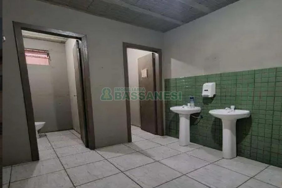Pavilhão com 620m², no bairro Bela Vista em Caxias do Sul para Alugar