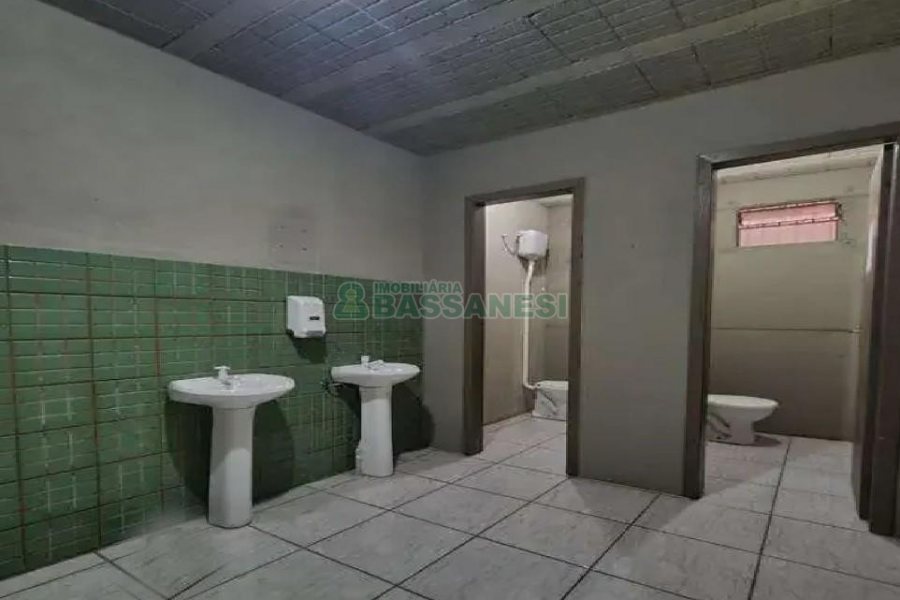 Pavilhão com 620m², no bairro Bela Vista em Caxias do Sul para Alugar