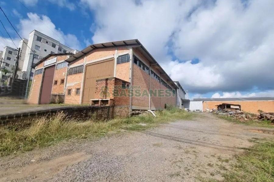 Pavilhão com 620m², no bairro Bela Vista em Caxias do Sul para Alugar